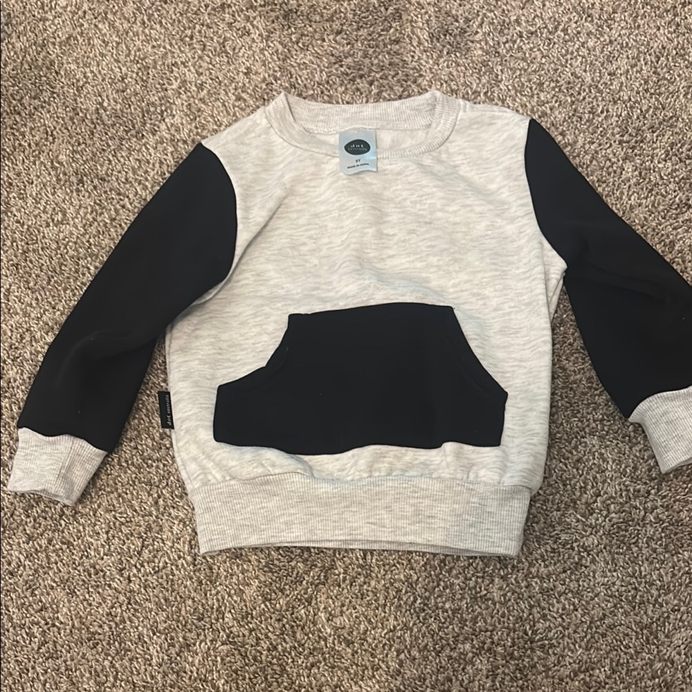 Black and Gray Color-Blocked Crew Neck Sweatshirt